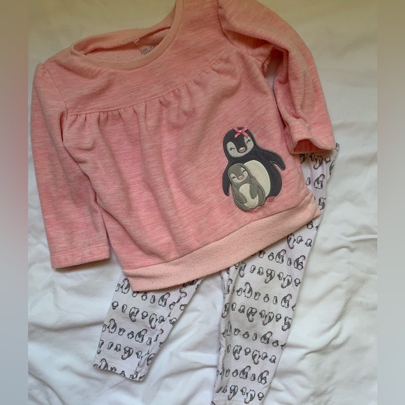 Just One You Carter’s 9 month top and pants set - pink and penguins - Picture 1 of 7